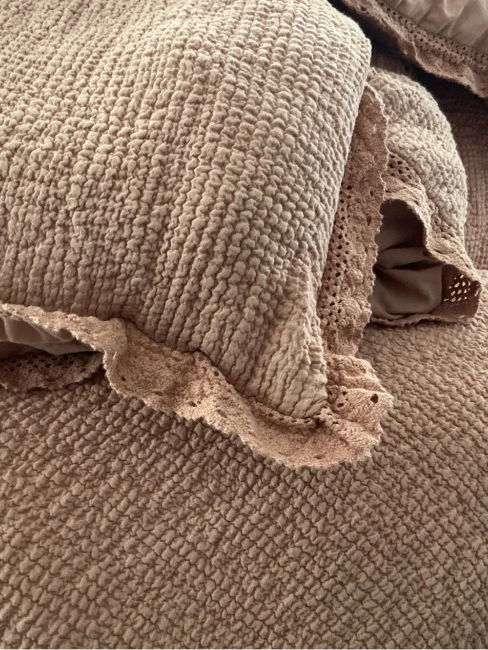 Chunky Cotton Waffle comforter w crochet trim